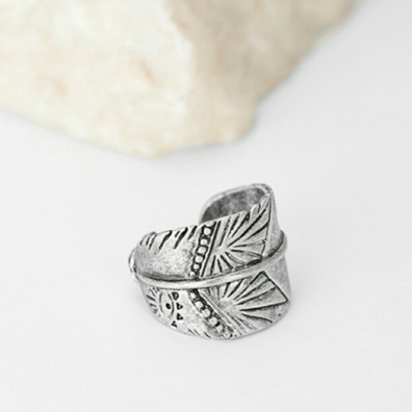 Hart and Fox Boutique Jewelry - Hammered Feather Ring